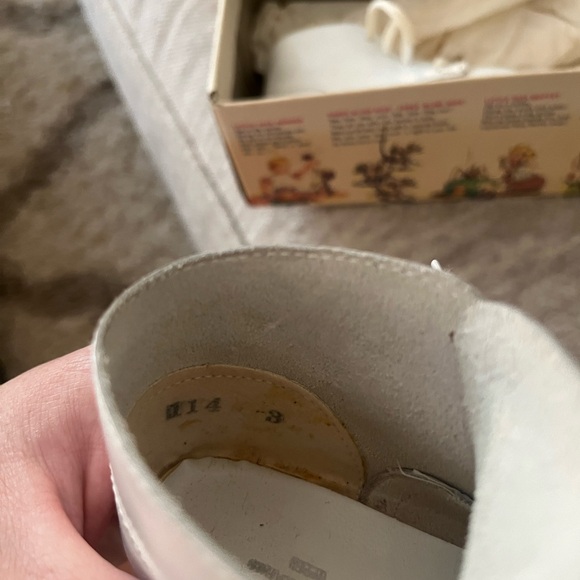 Vintage Mother Goose baby shoes - Picture 3 of 3